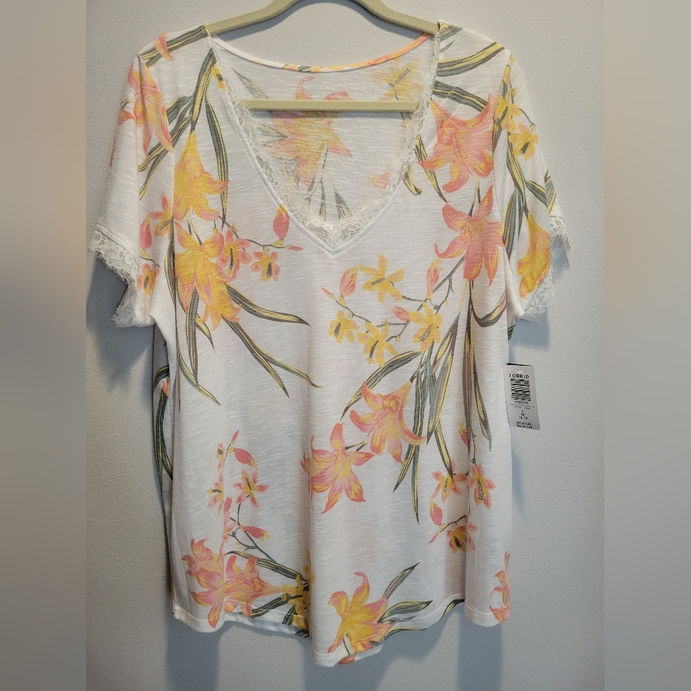 Torrid short sleeve shirt